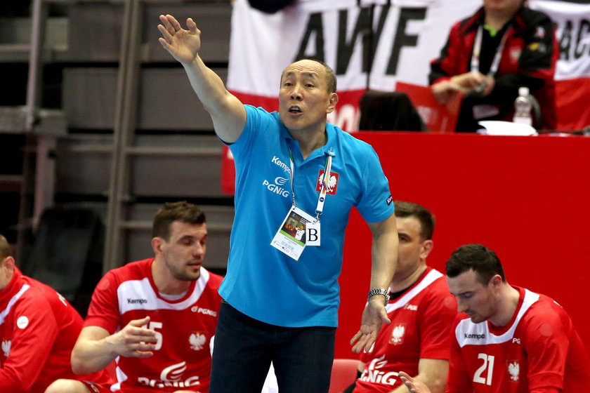 Polacy grają koszmarnie i przegrywają, ale trener przedłuża umowę
