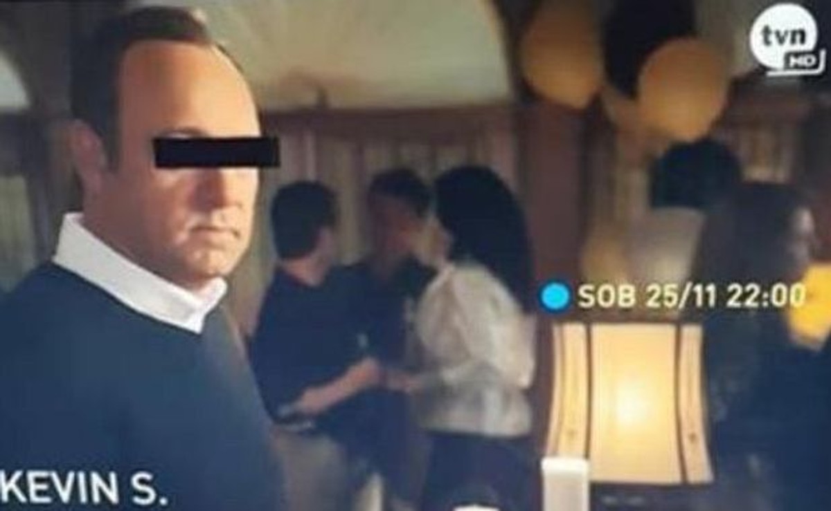 "Zrobili to po to, żeby debil dał się nabrać". Internet szydzi z ocenzurowania Kevina Spaceya przez TVN
