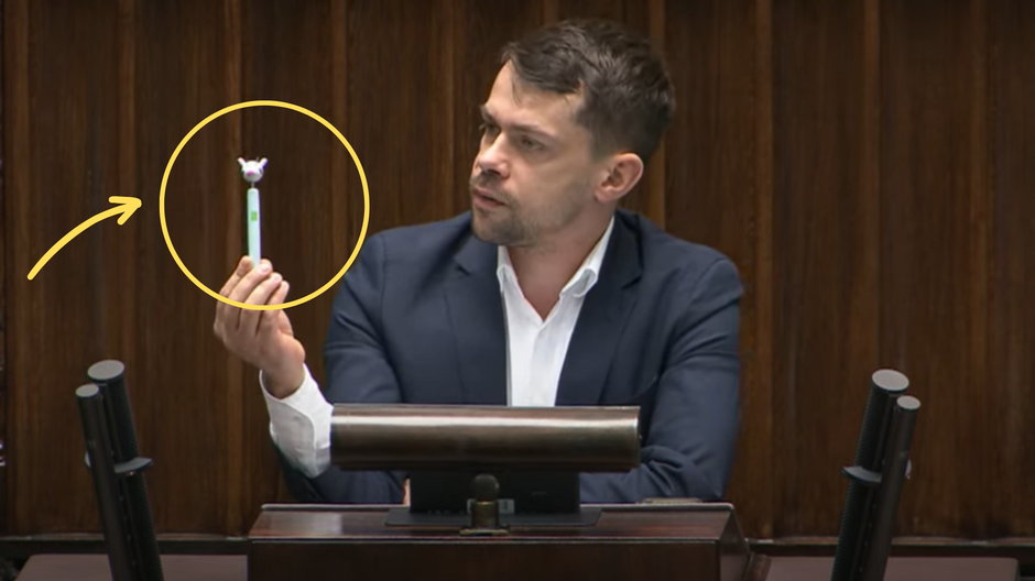 Michał Kołodziejczak nagle wyjął długopis na mównicy