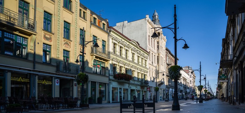 Turyści uprawiali seks oralny na ławce w centrum Łodzi