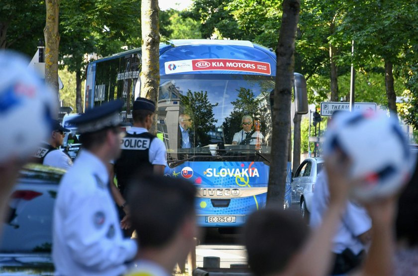 Poznaj hasła z autokarów finalistów Euro 2016