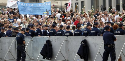 Gigantyczna kwota na miesięcznicę smoleńską! W skali roku to już miliony