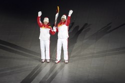 Kontrowersja przy zapaleniu olimpijskiego znicza. Organizatorzy się bronią