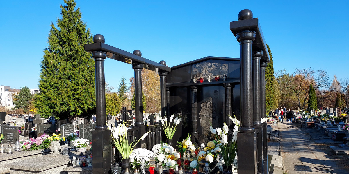 Grób Romów z Pabianic na cmentarzu w Łodzi