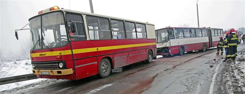 Wypadek autobusu linii 175. 13 rannych w Dąbrowie Górniczej