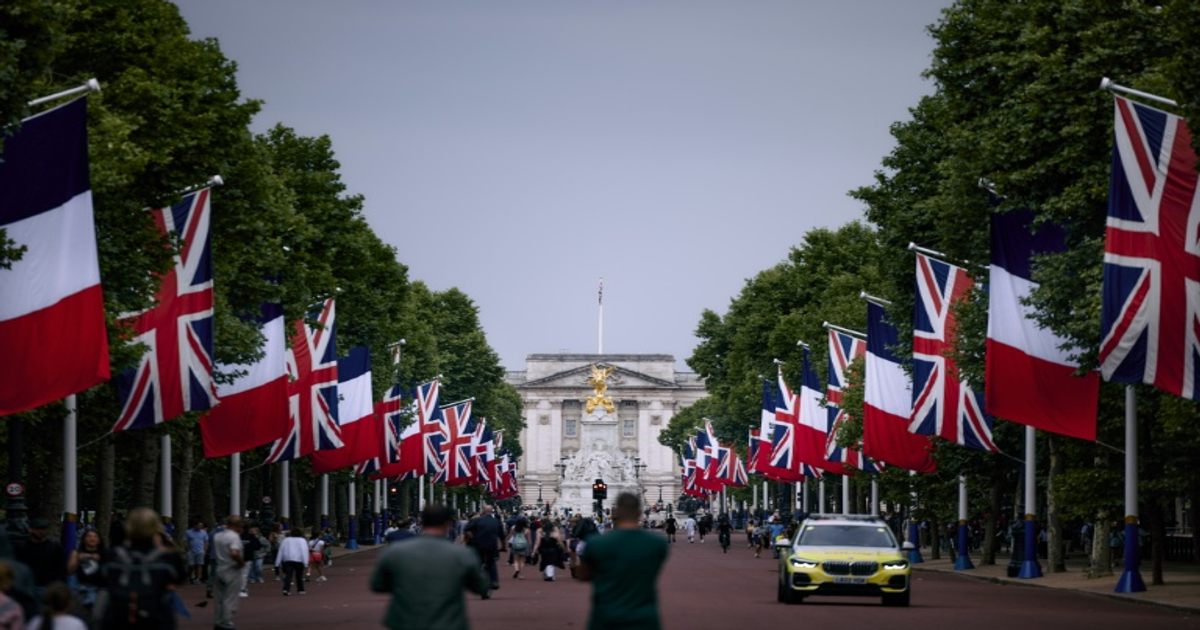 Macron entame visite d'État historique au Royaume-Uni