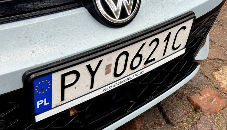 Ta opłata to obowiązek. Zostało 10 dni. Robią zdjęcia aut przed karą