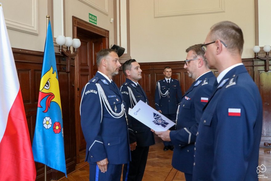 Święto policji w Pszczynie i awanse funkcjonariuszy - 20.07.2022 - autor: powiat