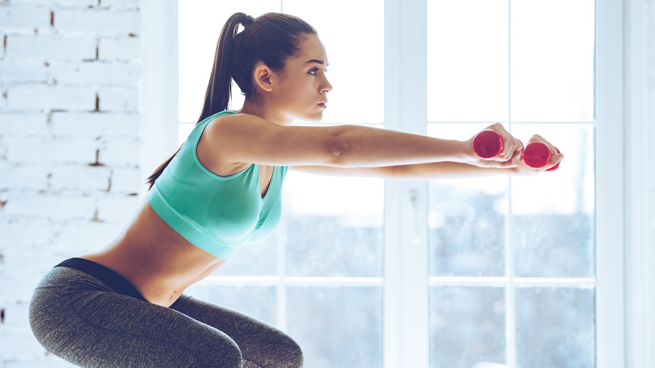 Robiłam po 100 przysiadów dziennie przez dwa tygodnie. Brzmi jak koszmar, ale to wykonalne! Zaskoczyła mnie jedna rzecz