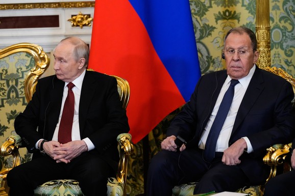 (FOTO) KRAJ ERE MOĆNOG RUSKOG DIPLOMATE?! Lavrov ispao iz Putinovog najužeg kruga:  Na njegovo mesto kao glavna veza za Vašington isplivao OVAJ ČOVEK!