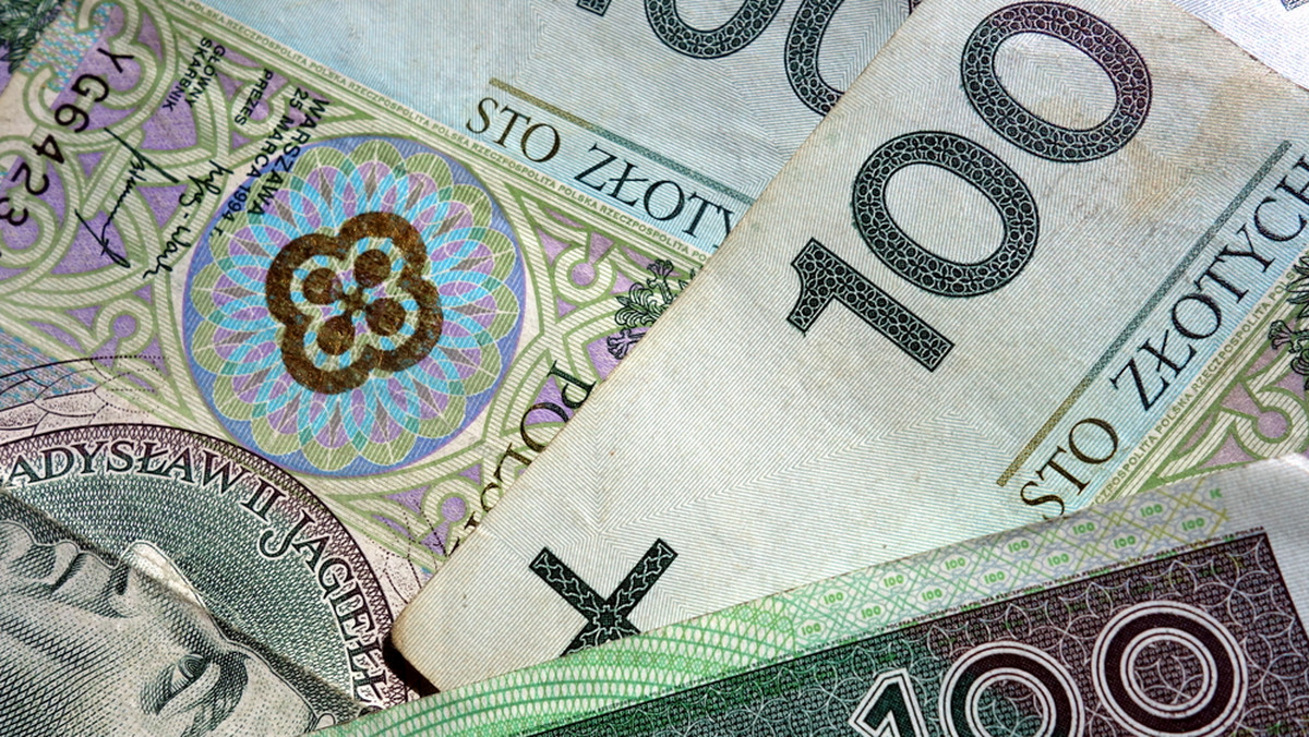 KRD: 68 proc. Polaków pozytywnie ocenia swoją sytuację finansową