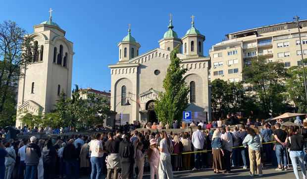 Veliki broj vernika dočekao Pojas Presvete Bogorodice 