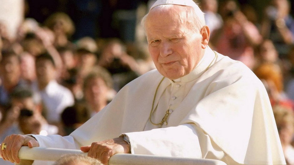 Jan Paweł II, zdjęcie z 1998 r.