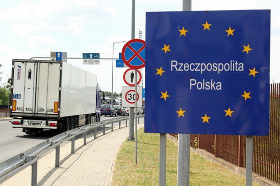 Blokadę ukraińskich portów widać  na polskiej granicy. Rosną kolejki tirów