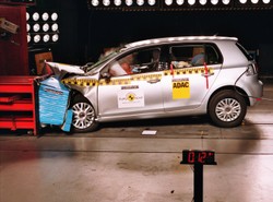 Pierwsza stłuczka nowego golfa VI