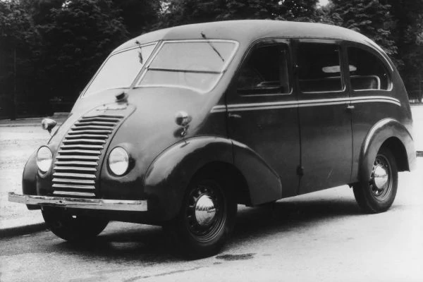 Renault Juvaquatre prototyp Taxi 1948 r.