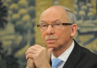 Szczyt UE: Janusz Lewandowski ocenia, że czeka nas kilka godzin nerwów