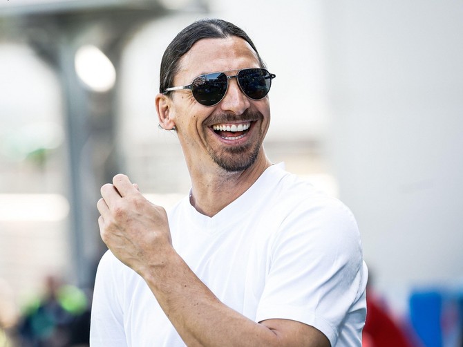 Zlatan Ibrahaimović u smeloj modnoj kombinaciji prkosi klasici i nosi vrhunske pantalone