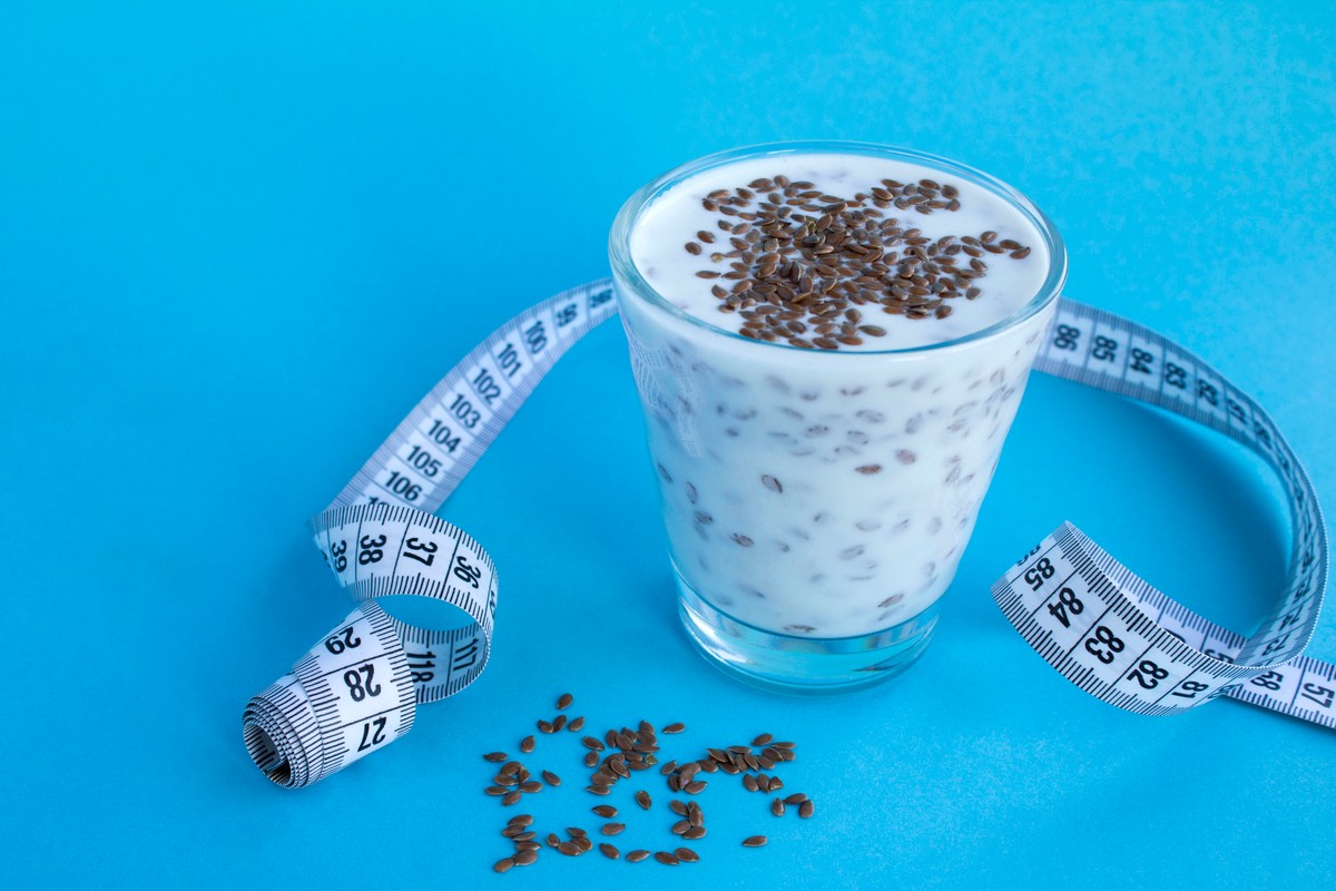 Kefir z siemieniem lnianym. Wspiera pracę jelit i pomaga w odchudzaniu