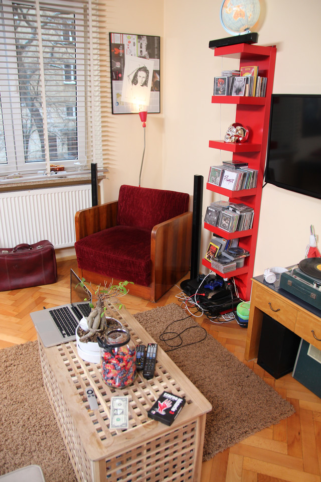 W mieszkaniu Michała Szpaka styl vintage miesza się ze współczesnością.