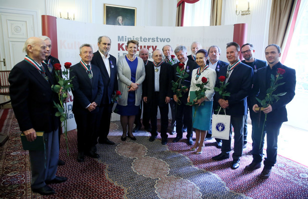 Jan Miodek, Andrzej Kopiczyński i Jan Komasa wśród odznaczonych Gloria Artis