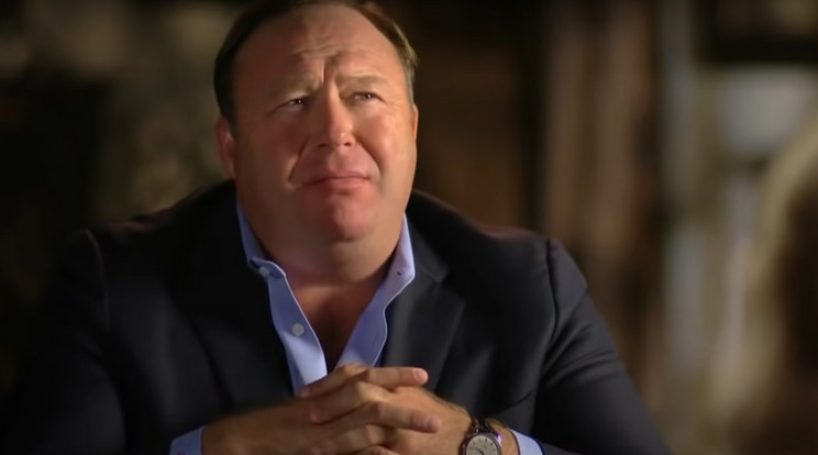 Alex Jones élete legnehezebb karácsonyán van túl / Fotó: Youtube