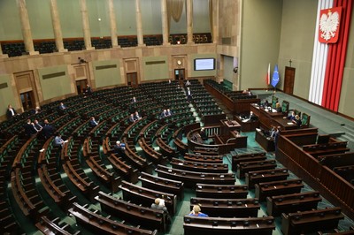 Sejm przyjął ustawę ws. rekompensaty dla podmiotów gospodarczych w zw. ze stanem wyjątkowym