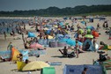 Tłumy na plaży w Świnoujściu. Sezon rozpoczęty