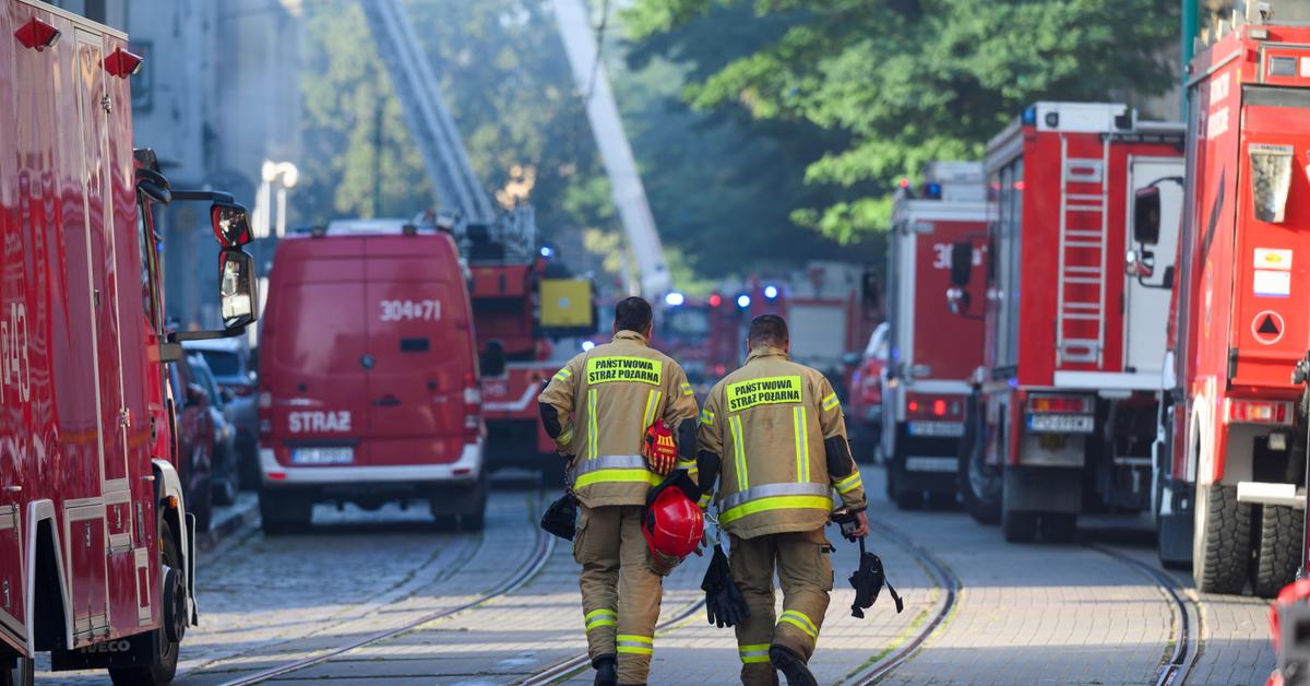  Pożar i wybuch w Poznaniu: Dwóch strażaków zginęło, 11 osób rannych