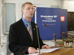 Poseł PiS: Niech prawica zniszczy parlament