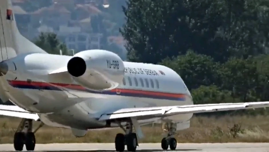 Poletanje aviona Vlade Srbije za Tivat