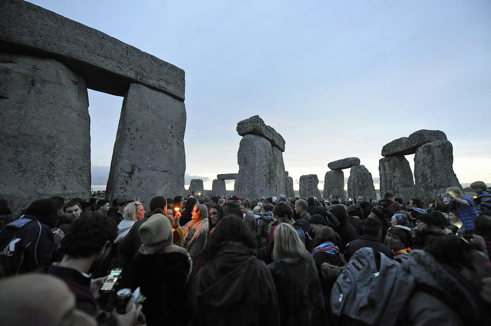 BRITAIN SUMMER SOLSTICE (Summer solstice at Stonehenge)