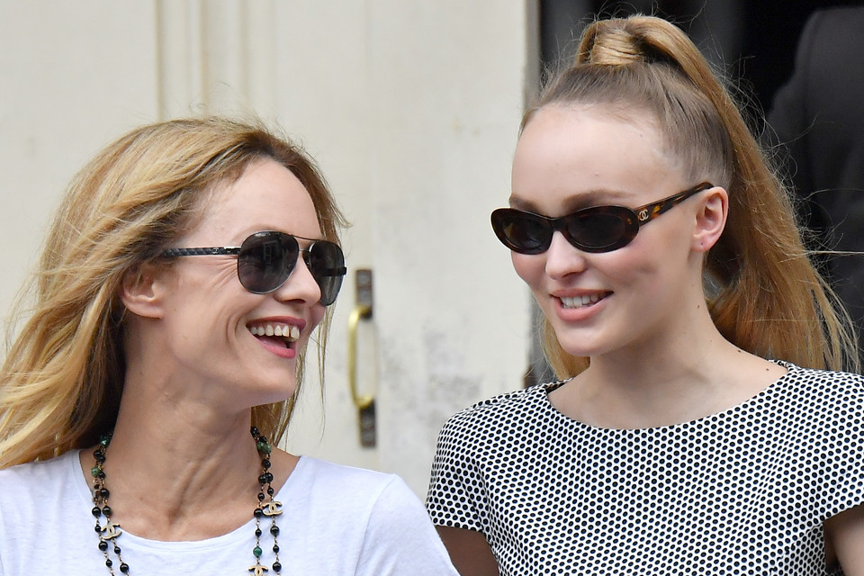 Lily-Rose Depp i Vanessa Paradis w 2018 roku