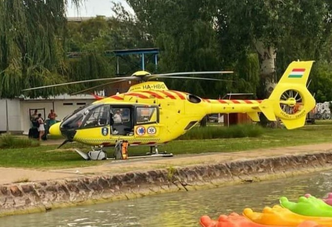 Helikopterrel kellett menteni egy férfit a berekfürdői strandon