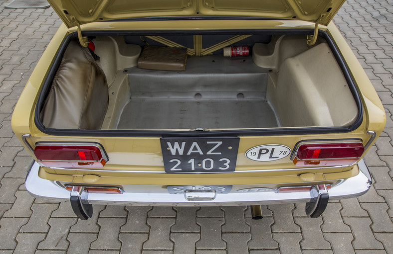 Polski Fiat 125p 1500 kontra Łada 1500 - tak podobne, a jednak tak różne