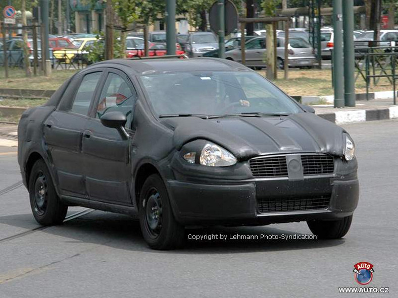 Zdjęcia szpiegowskie: Fiat Punto – również w wersji sedan