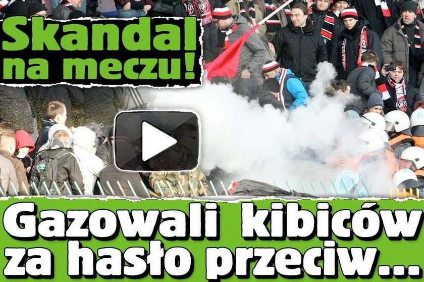 Skandal na meczu! Gazowali kibiców za hasło przeciw...