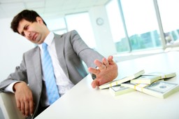 Trzeci rok z rzędu najmniej zaufania budzi branża finansowa – Barometr Zaufania firmy Edelman