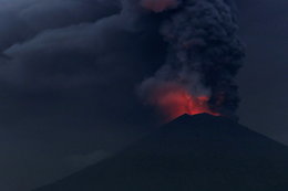 Bali airport closed, flights canceled for a 2nd day after massive volcanic eruptions