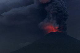 Bali airport closed, flights canceled for a 2nd day after massive volcanic eruptions