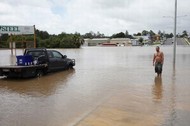 australia powódź samochód