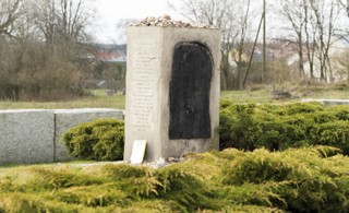 O śledztwie w sprawie zbrodni w Jedwabnem zdecyduje Ziobro