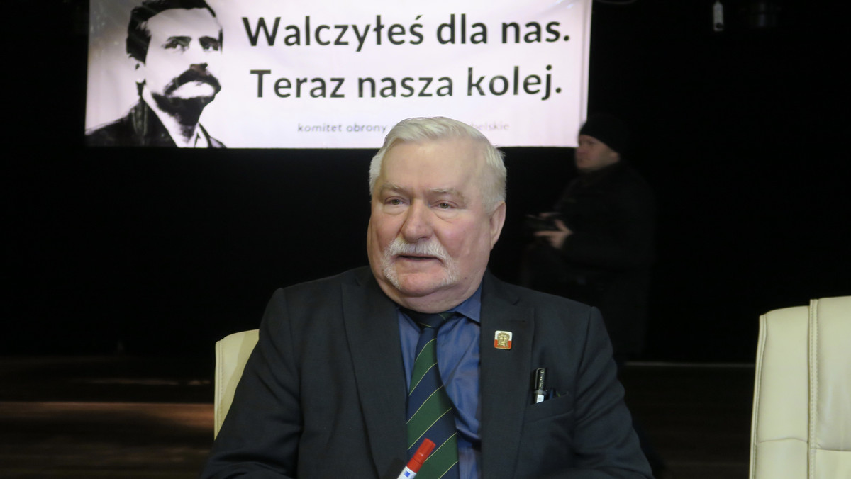 Lech Wałęsa z powodu poważnych problemów z krążeniem trafił w sobotę do szpitala w Gdańsku. Były prezydent potwierdził, że w związku z problemami zdrowotnymi nie pojawi się w Warszawie na dzisiejszej kontrmiesięcznicy. Z sondażu dla NOWEJ TV i se.pl wynika, że zdecydowana większość Polaków nie chce, by były prezydent kiedykolwiek uczestniczył w kontrmanifestacji.