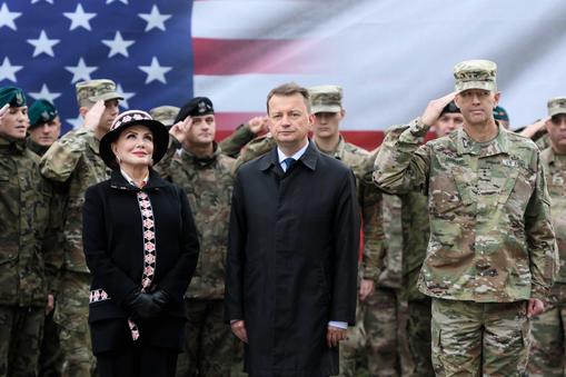  Ambasador USA Georgette Mosbacher i minister obrony narodowej Mariusz Błaszczak