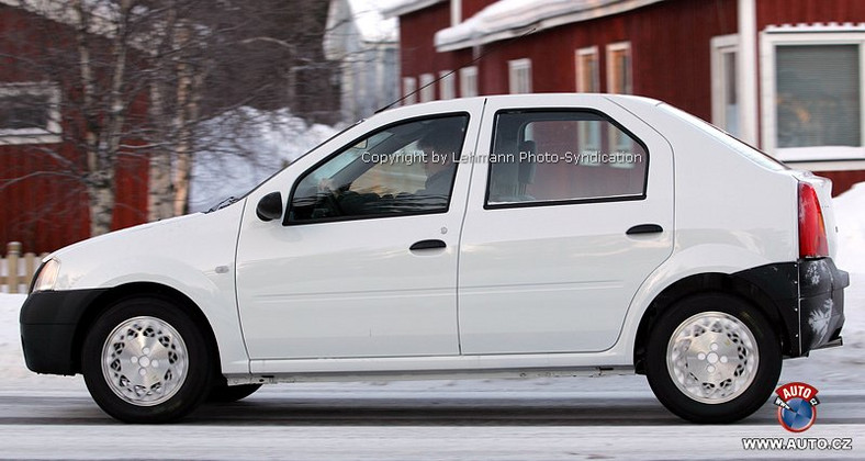 Zdjęcia szpiegowskie: Dacia pickup i fastback dołączą do Logana