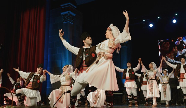 Folklor, kolo, narodna igra, narodna nošnja, Srbi