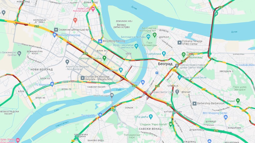 Sve što je crveno i bordo, tu su najveće gužve, stanje oko 15 časova