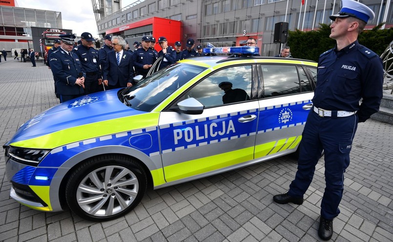 Policja ujawniła nowe oznakowanie radiowozów i motocykli