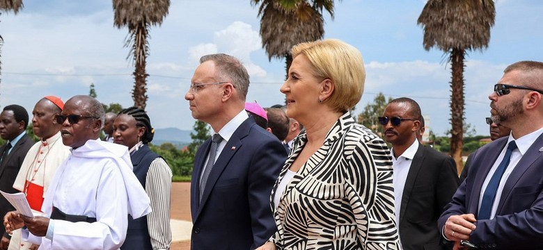 Agata Kornhauser-Duda w nietypowej stylizacji. Jej żakiet przyciąga uwagę [FOTO]