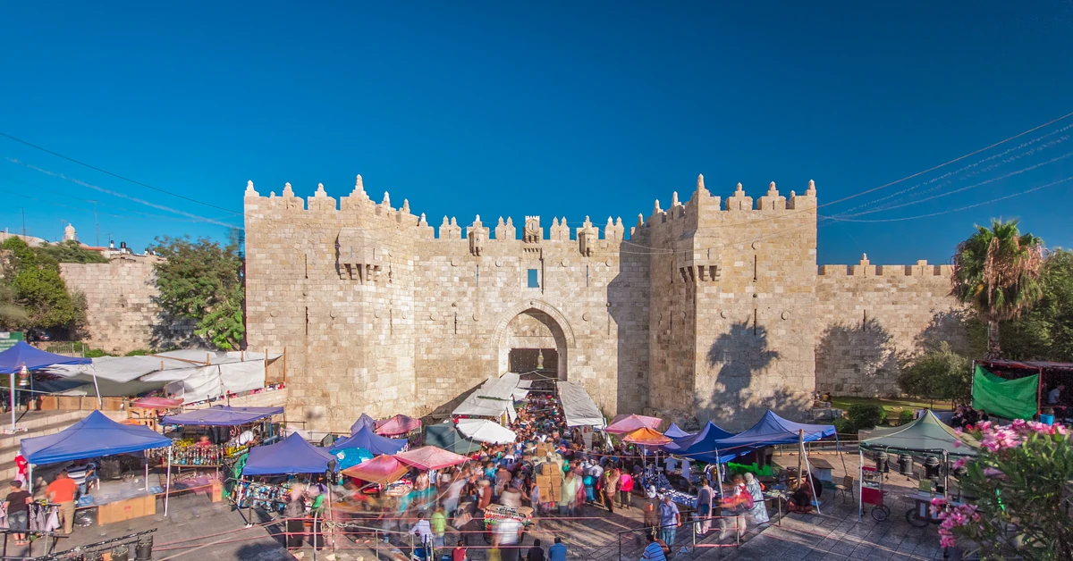 MSZ ostrzega podróżnych. "Ewakuacja nie zawsze jest możliwa"